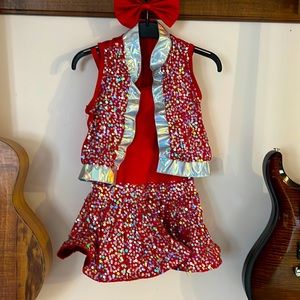 💃🏼 red sequined dance costume.